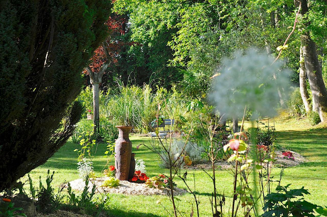 Bed and Breakfast Au Jardin De Lisa Cherreau Exteriér fotografie